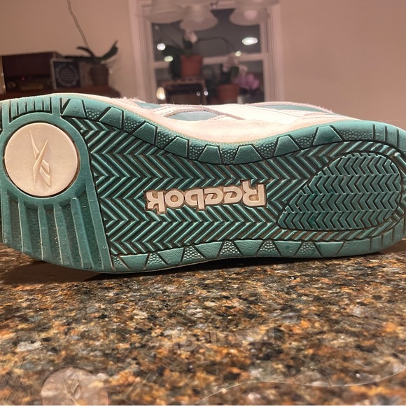 Green Reeboks. - Picture 2 of 7
